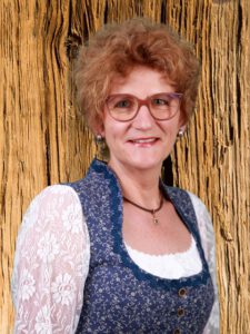 Claudia Nadler